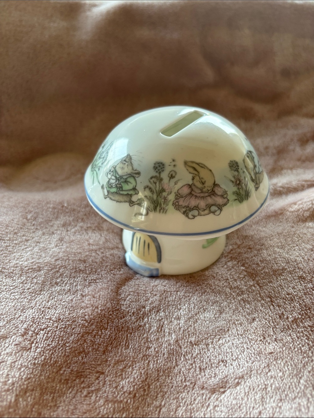 Elizabethan Staffordshire Mushroom Bank / Nursery Decor